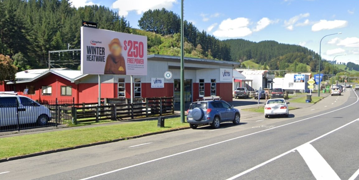 Jolly Billboards TAU-61 SH4 - Hakiaha Street CBD King Country