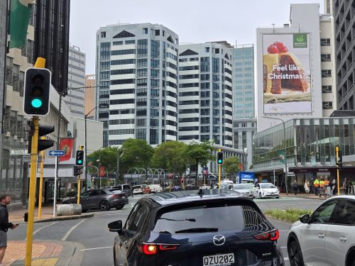 lambton quay spectacular billboard site golden mile traffic site